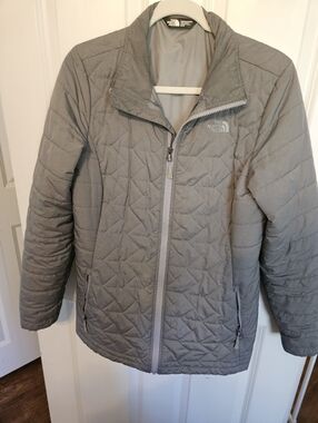 The North Face Women's Packable Tamburello Quilted Puffer Jacket - Gray